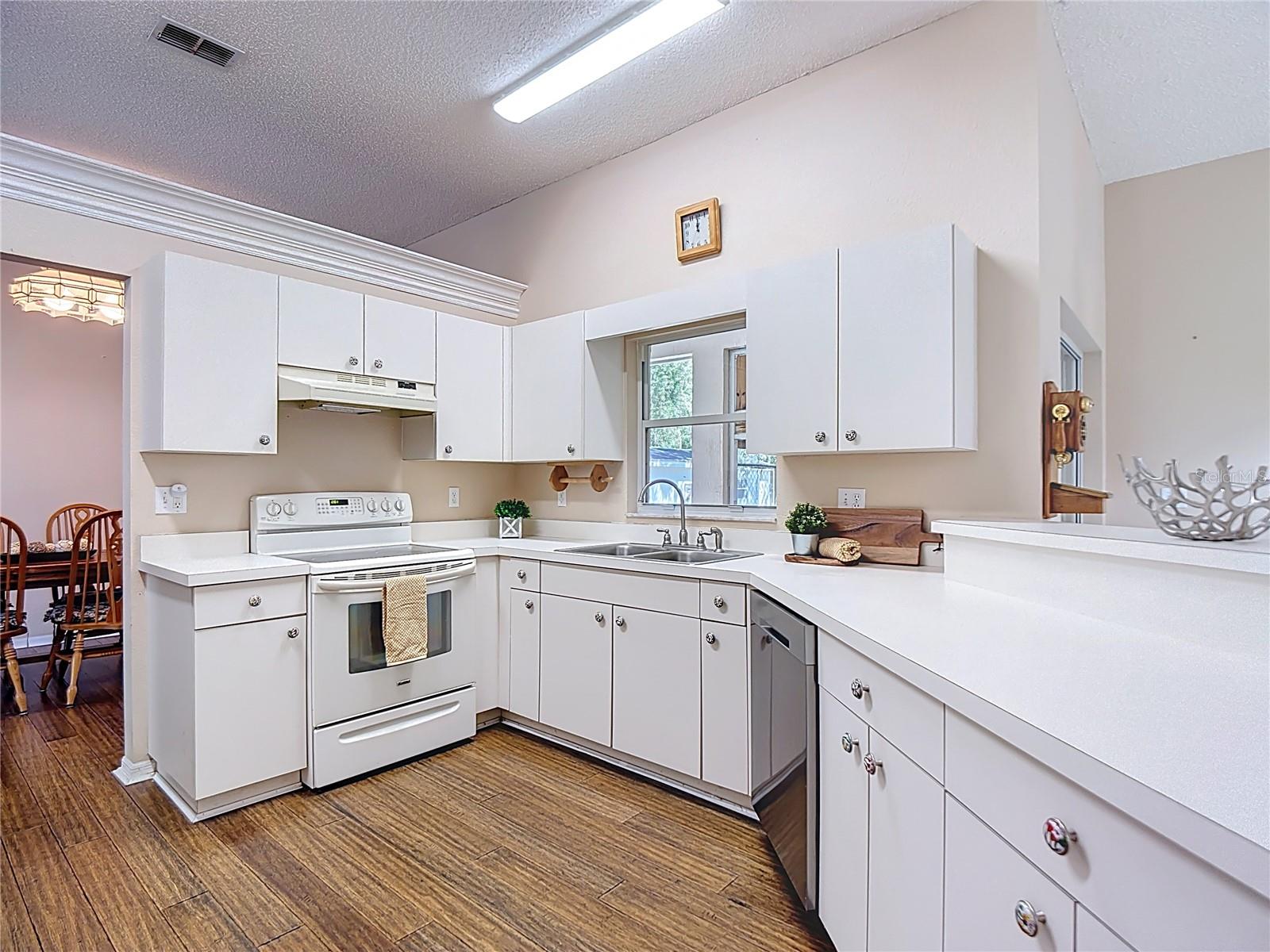 Image 11 of 57 For 1033 Morning Star Drive