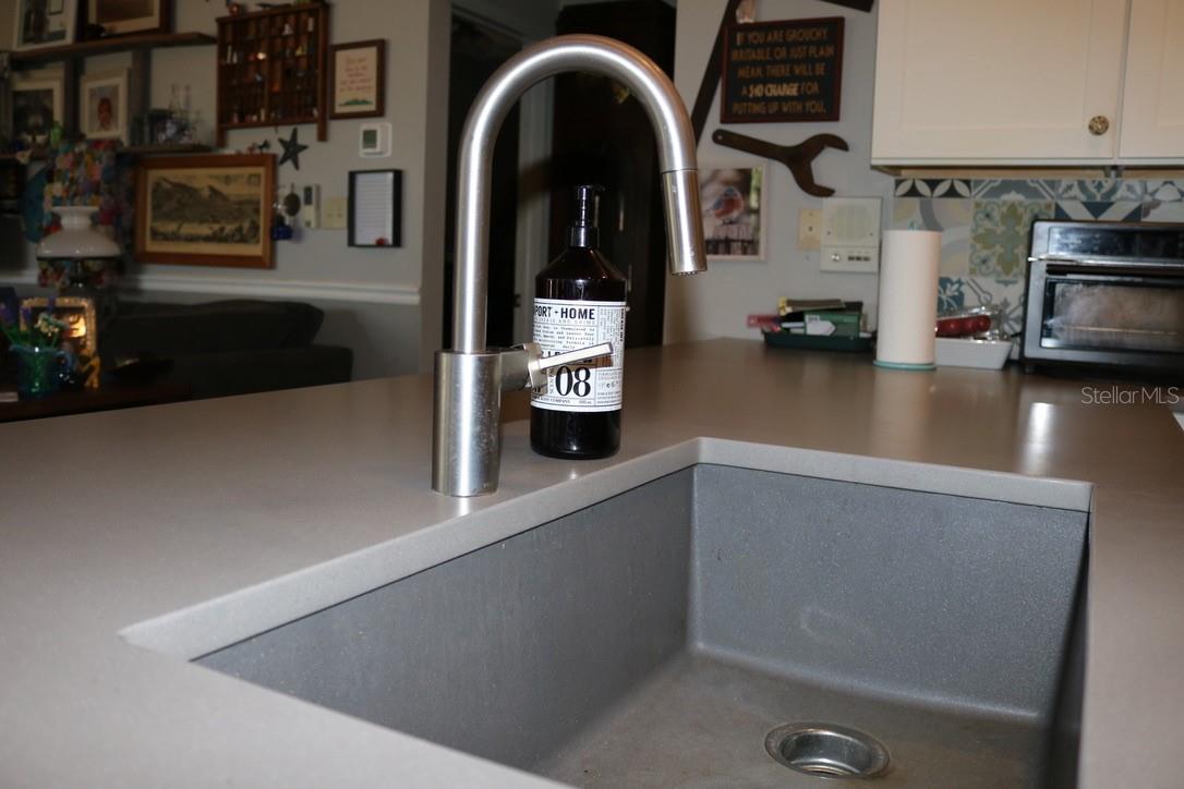 Image 11 of 73 For 19150 Livingston Avenue