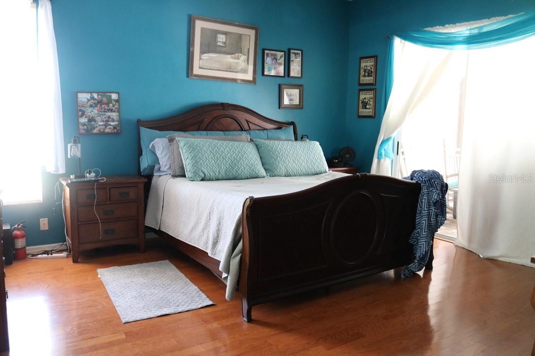 Image 31 of 73 For 19150 Livingston Avenue