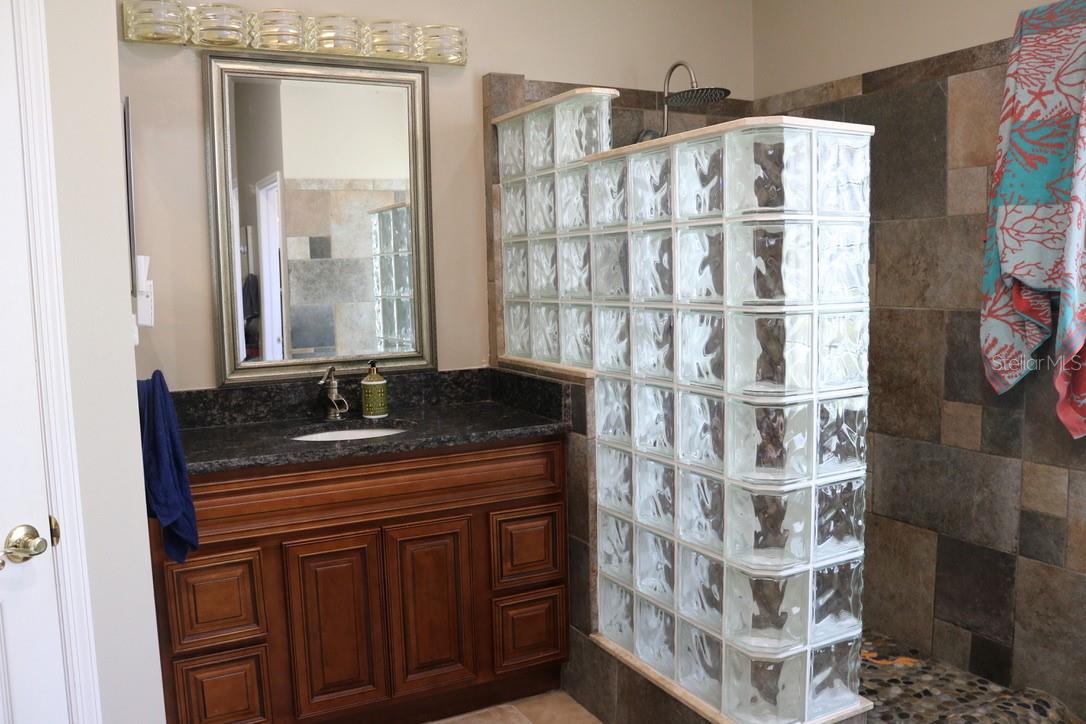 Image 34 of 73 For 19150 Livingston Avenue