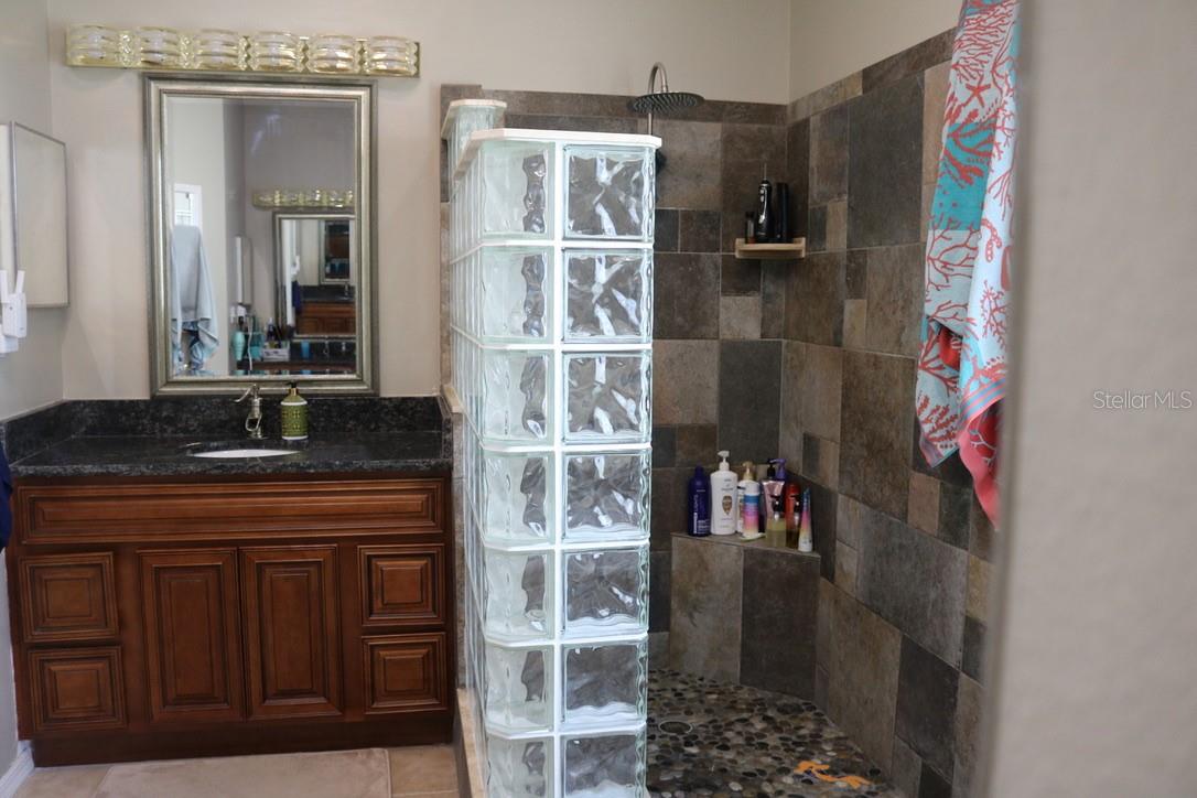 Image 35 of 73 For 19150 Livingston Avenue