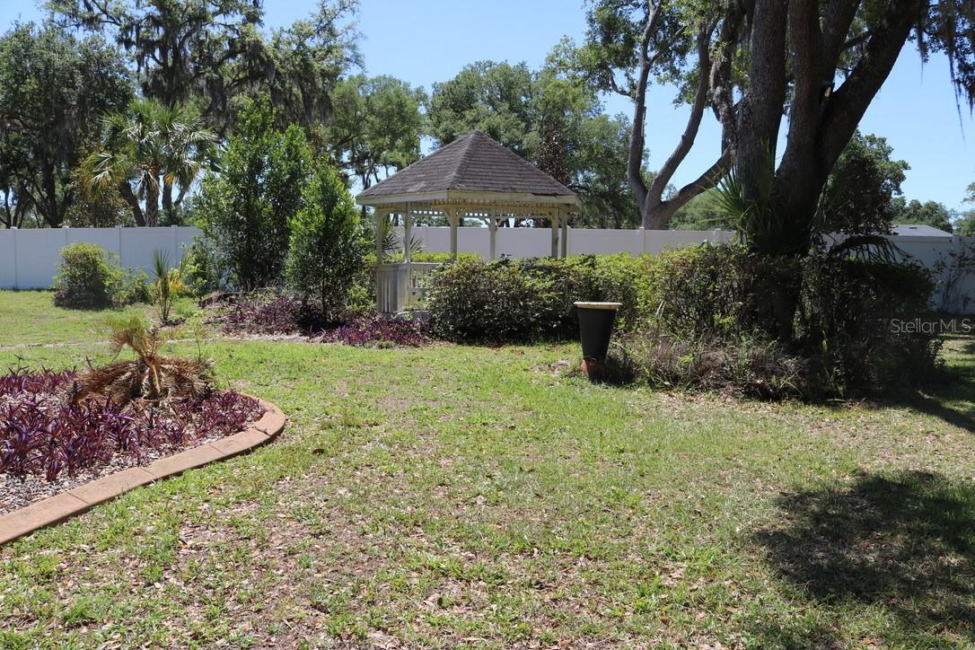 Image 40 of 73 For 19150 Livingston Avenue