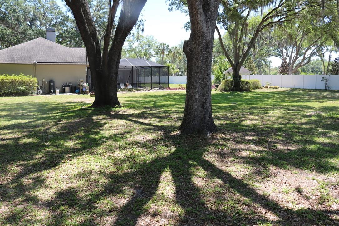 Image 49 of 73 For 19150 Livingston Avenue