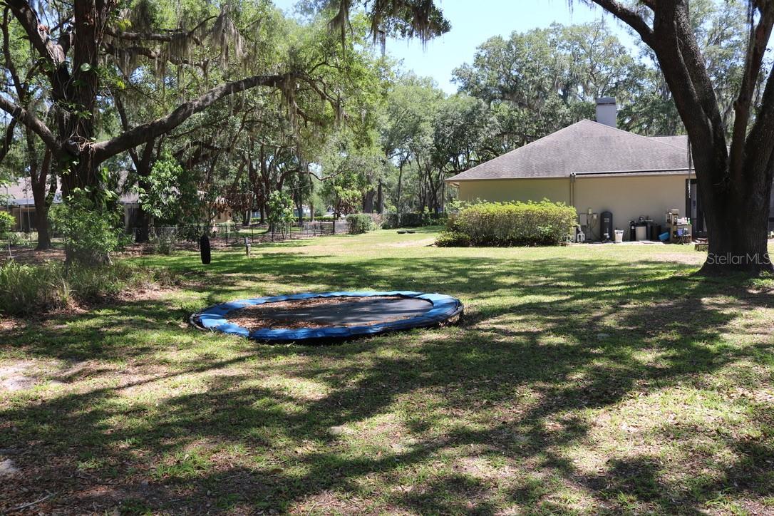 Image 50 of 73 For 19150 Livingston Avenue