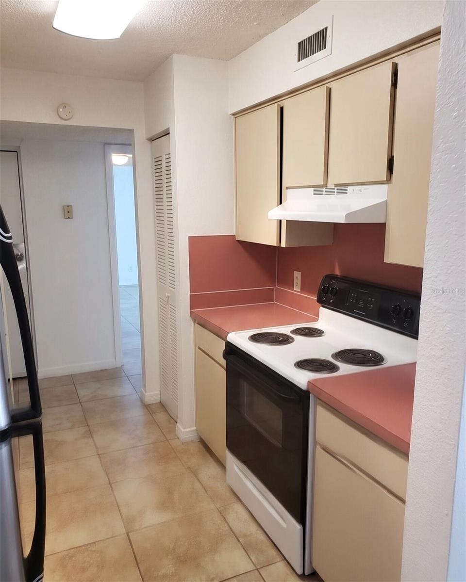 Image 4 of 8 For 7526 Needle Leaf Place 24