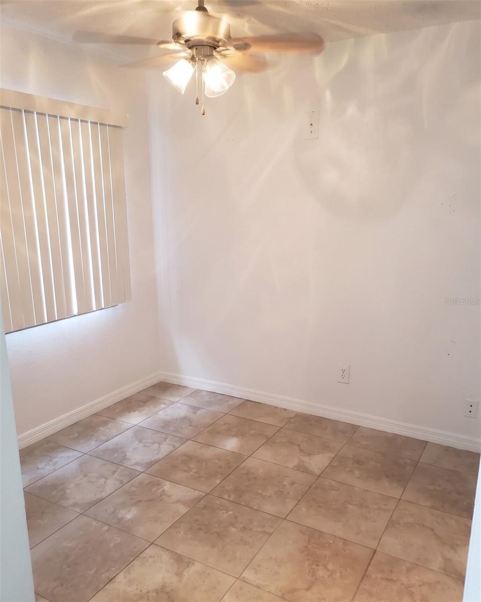 Image 5 of 8 For 7526 Needle Leaf Place 24