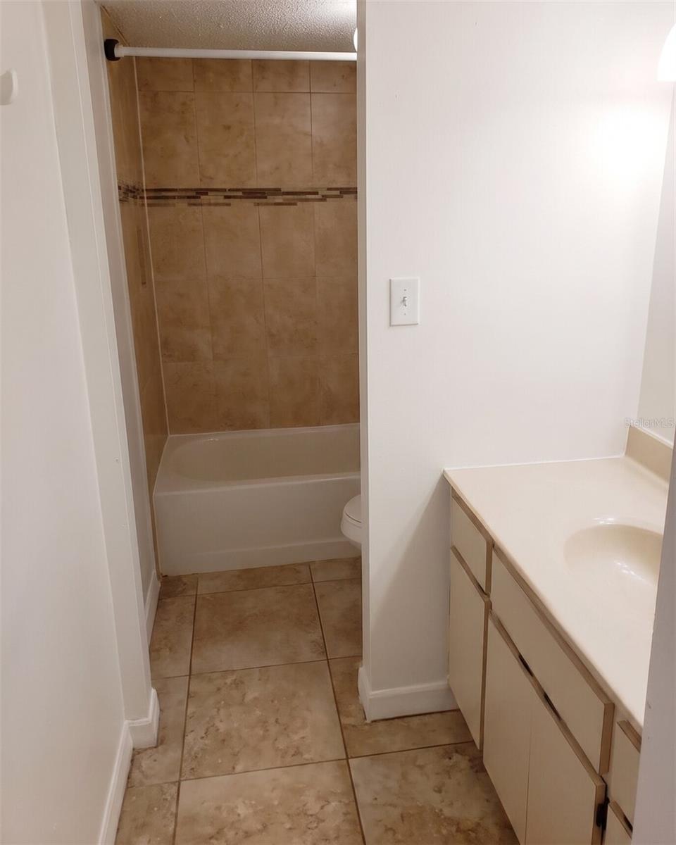 Image 6 of 8 For 7526 Needle Leaf Place 24