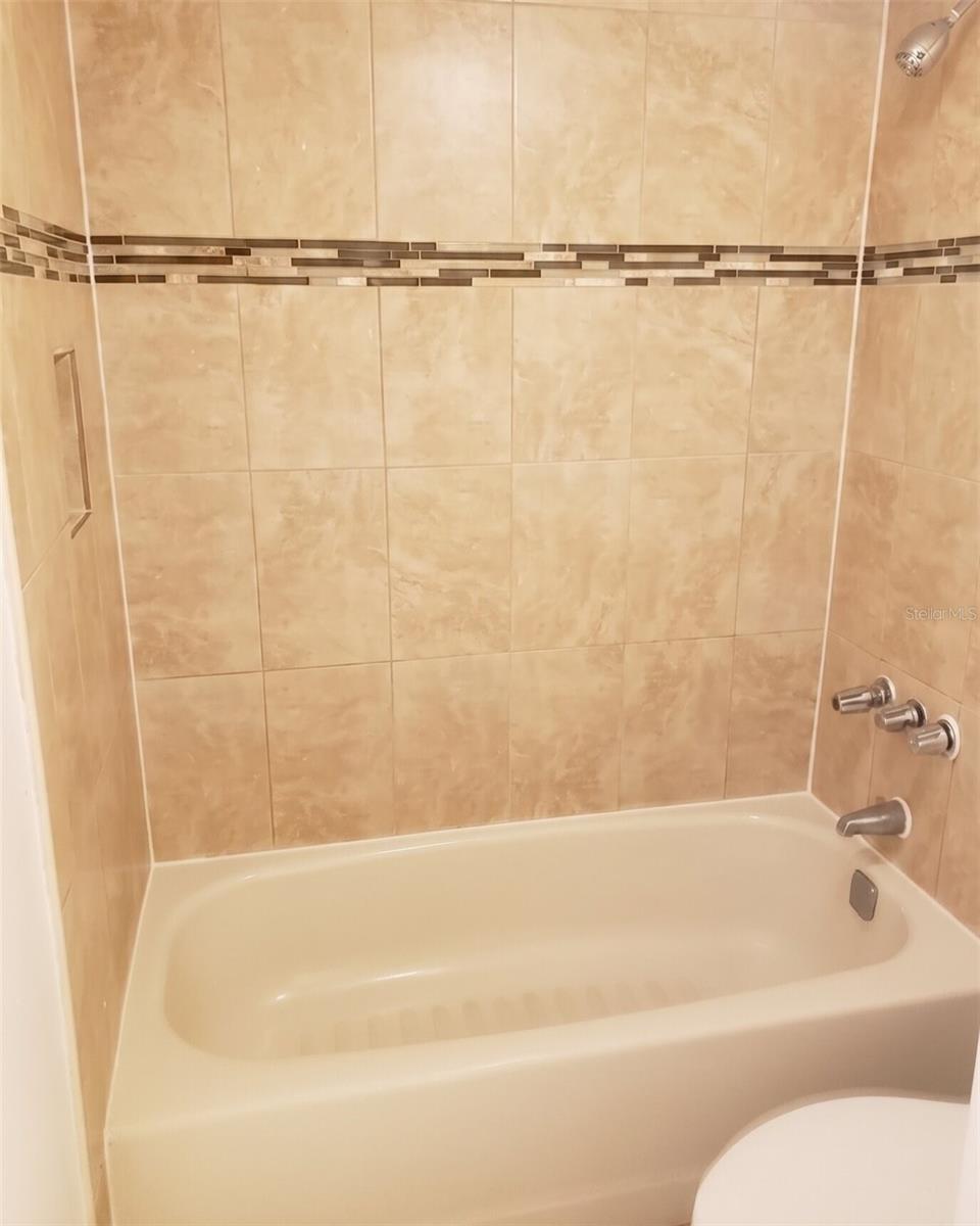 Image 7 of 8 For 7526 Needle Leaf Place 24