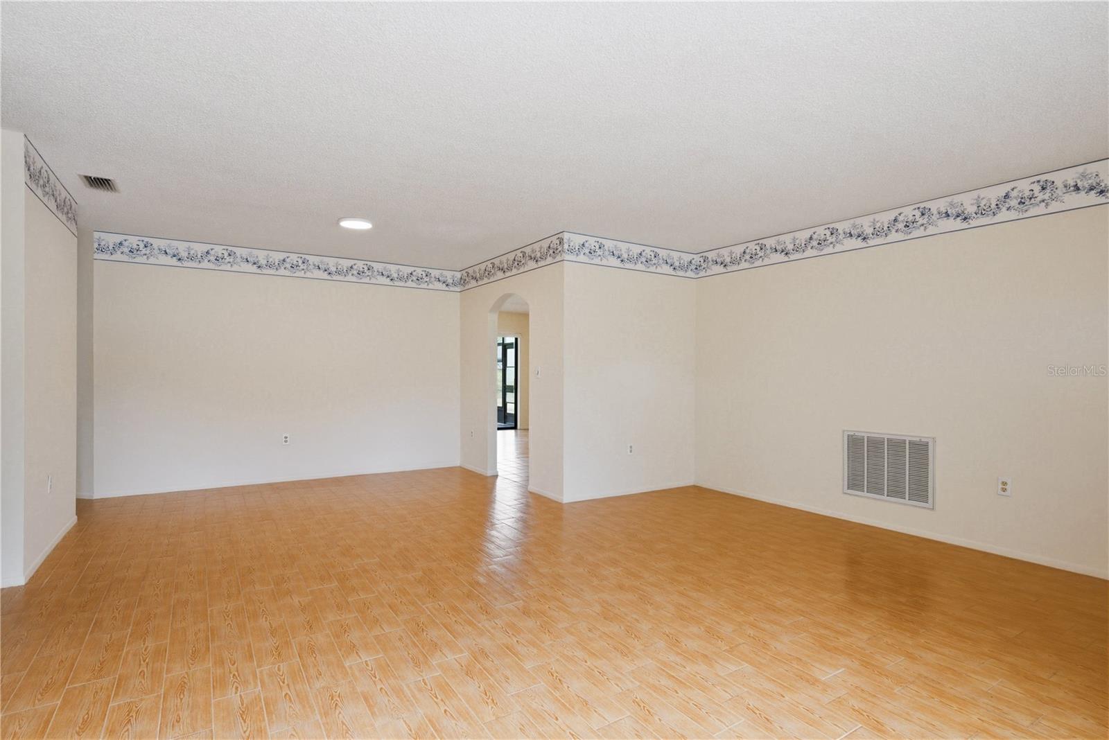 Image 5 of 39 For 7832 Mcpherson Drive