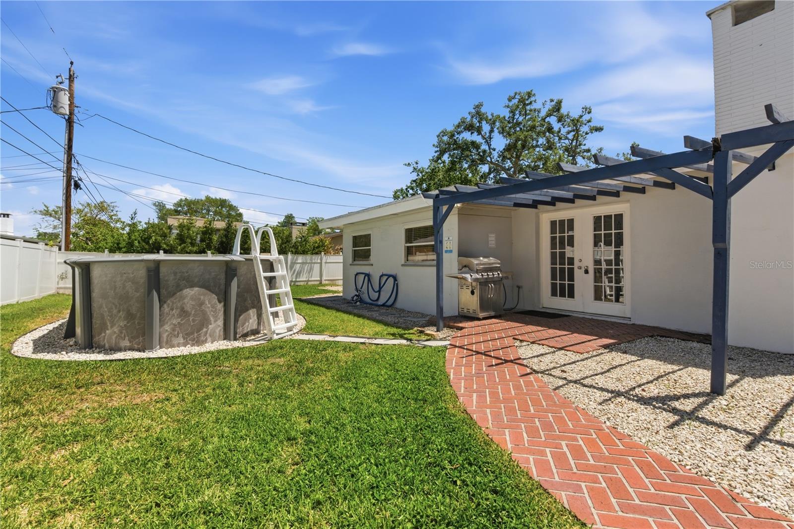 Image 41 of 58 For 1730 Winfield Road N