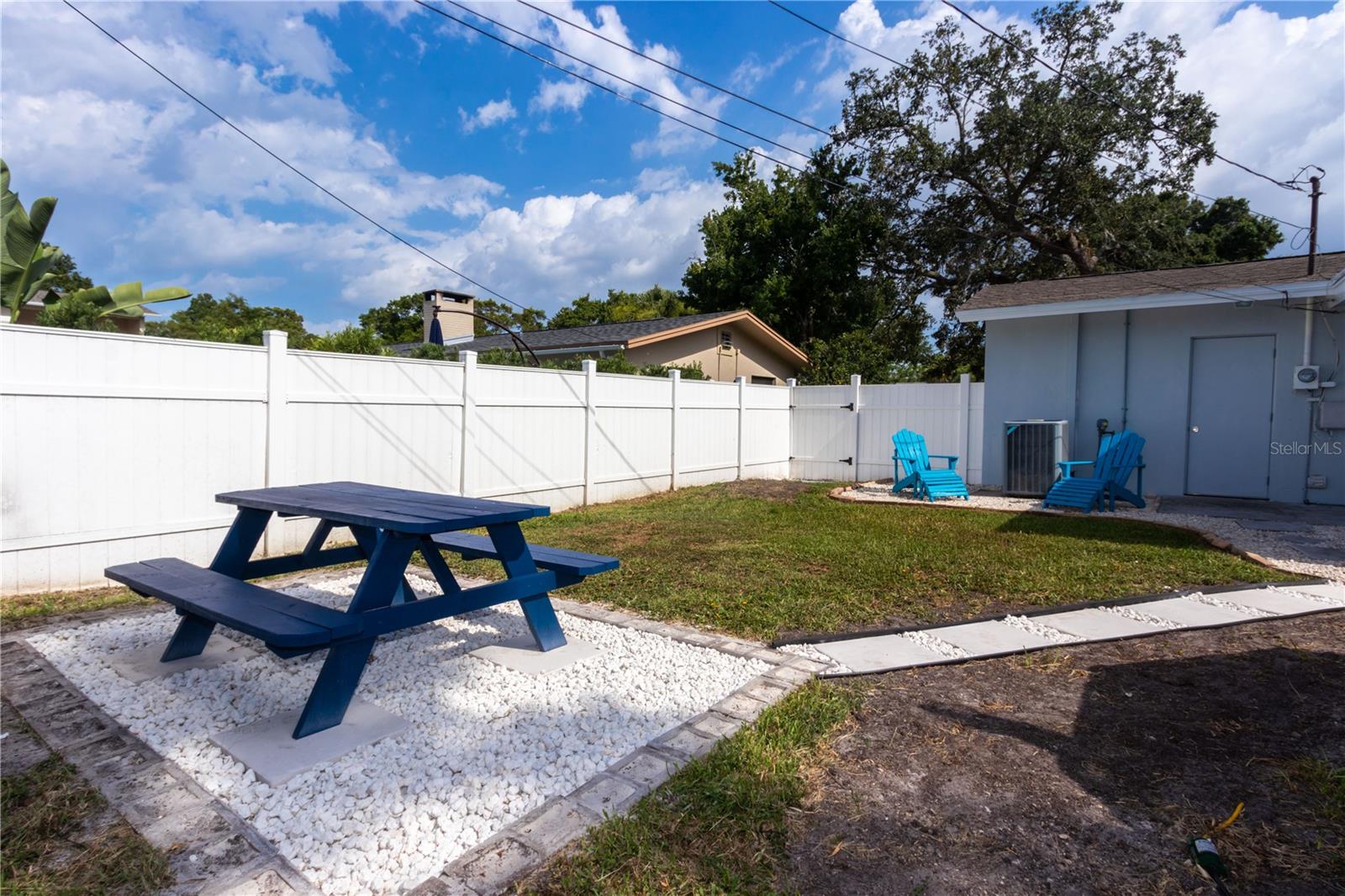 Image 43 of 58 For 1730 Winfield Road N