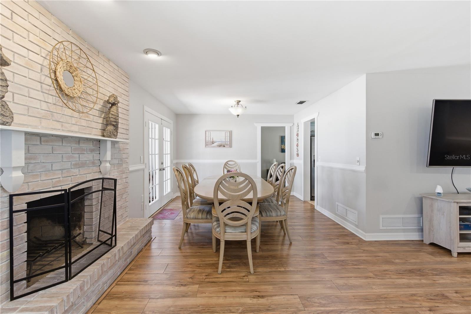 Image 7 of 58 For 1730 Winfield Road N