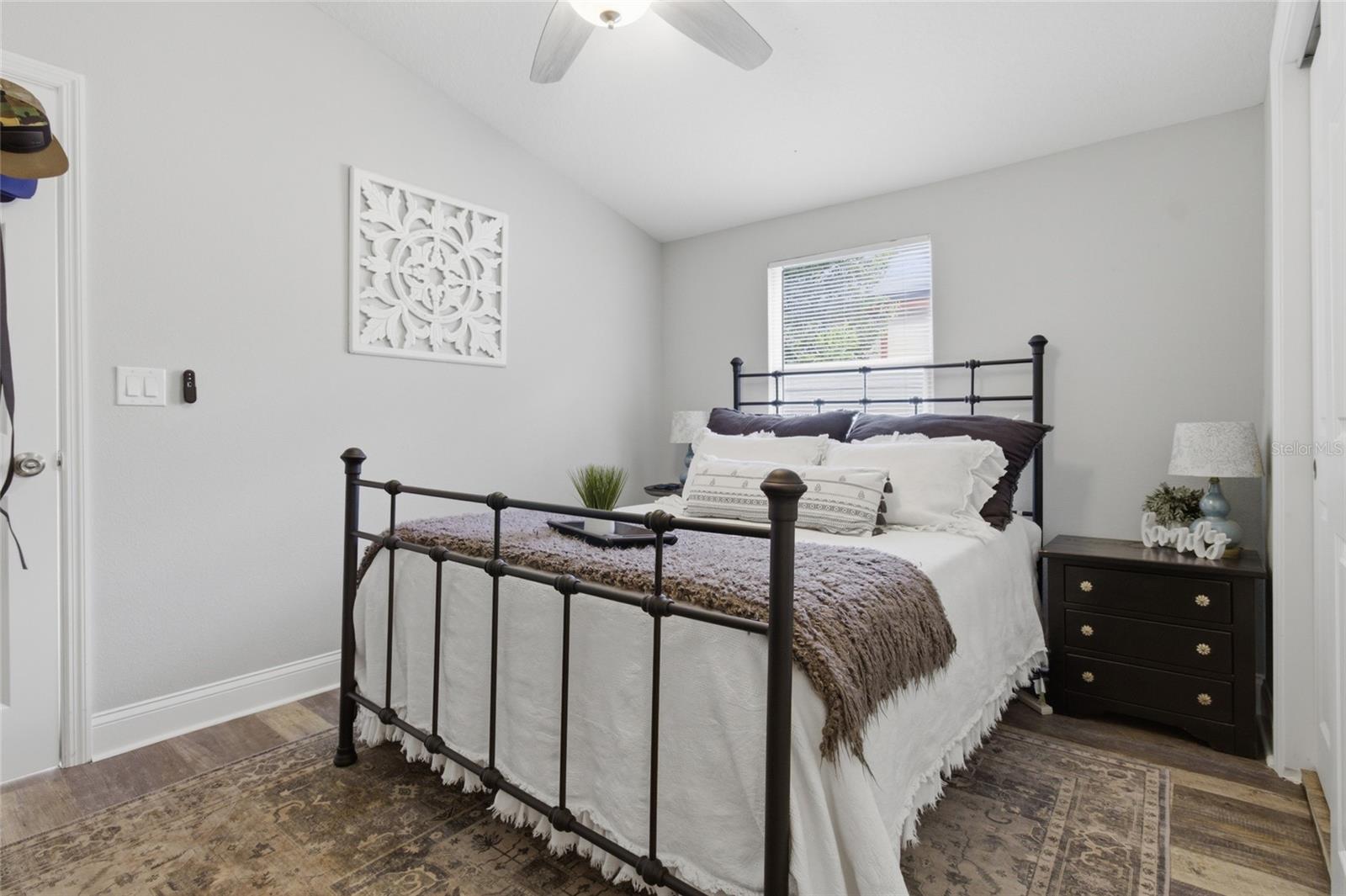 Image 21 of 33 For 1613 Chelsea Street