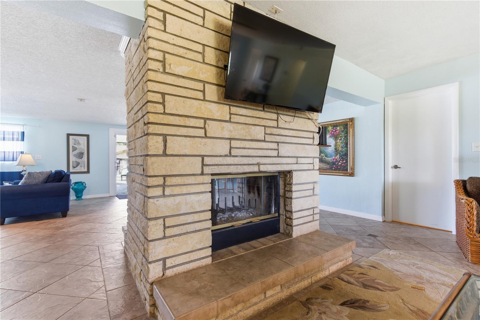 Image 14 of 75 For 1 Maplewood Avenue