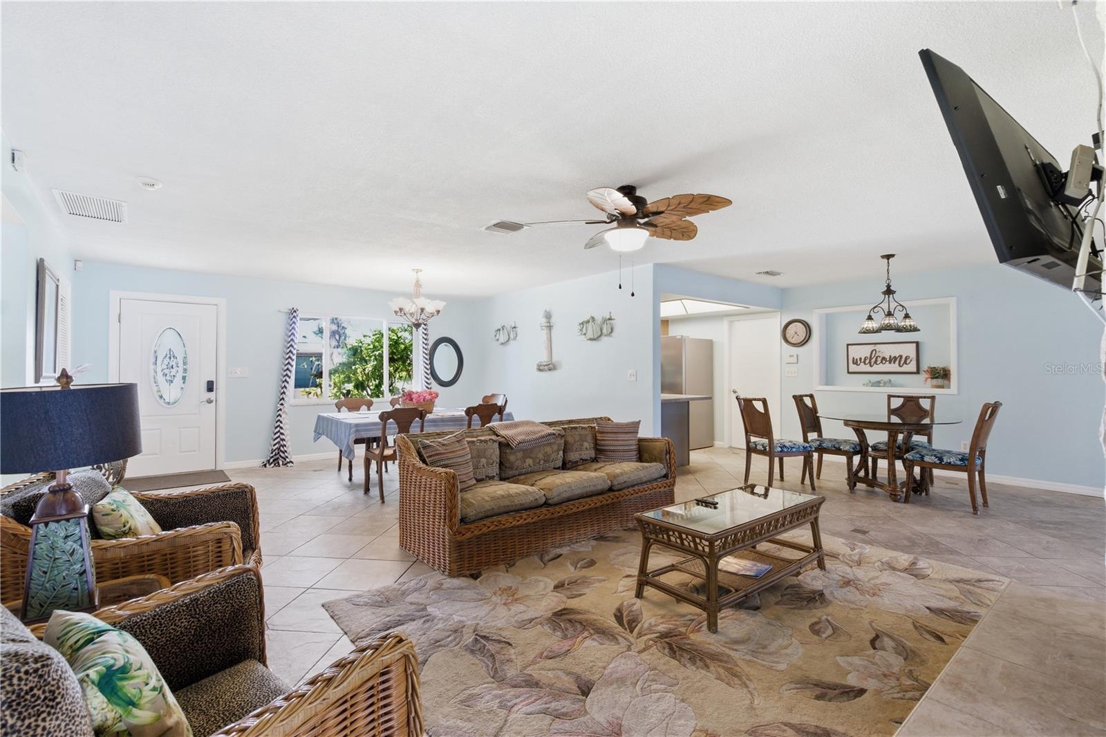 Image 15 of 75 For 1 Maplewood Avenue