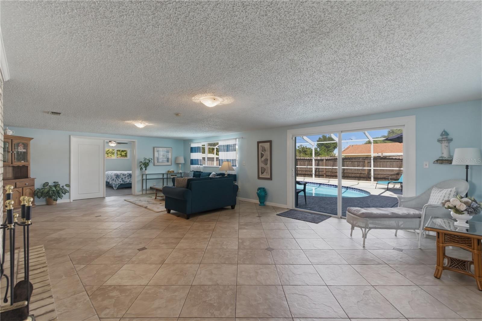 Image 18 of 75 For 1 Maplewood Avenue