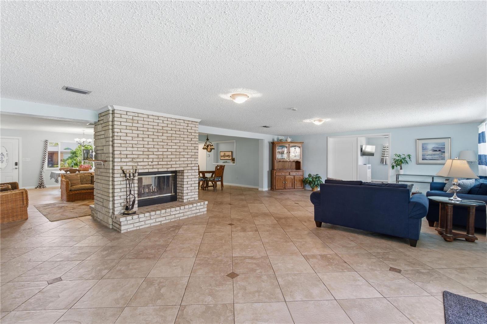 Image 19 of 75 For 1 Maplewood Avenue