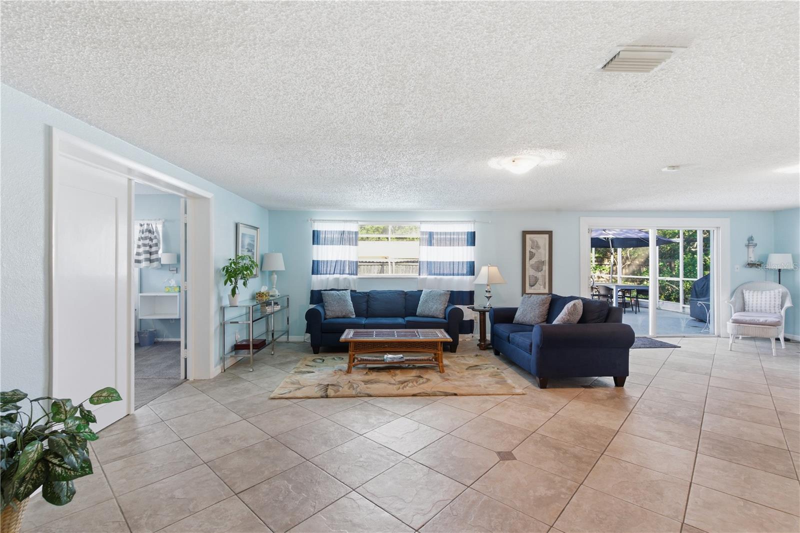 Image 20 of 75 For 1 Maplewood Avenue