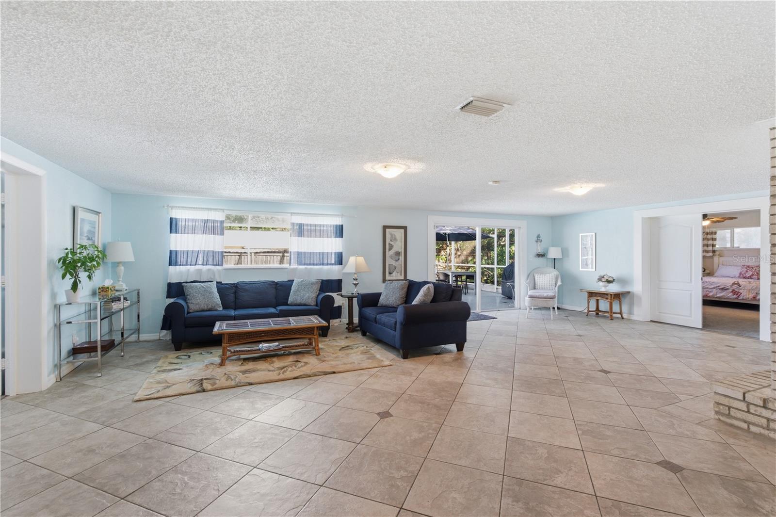 Image 21 of 75 For 1 Maplewood Avenue