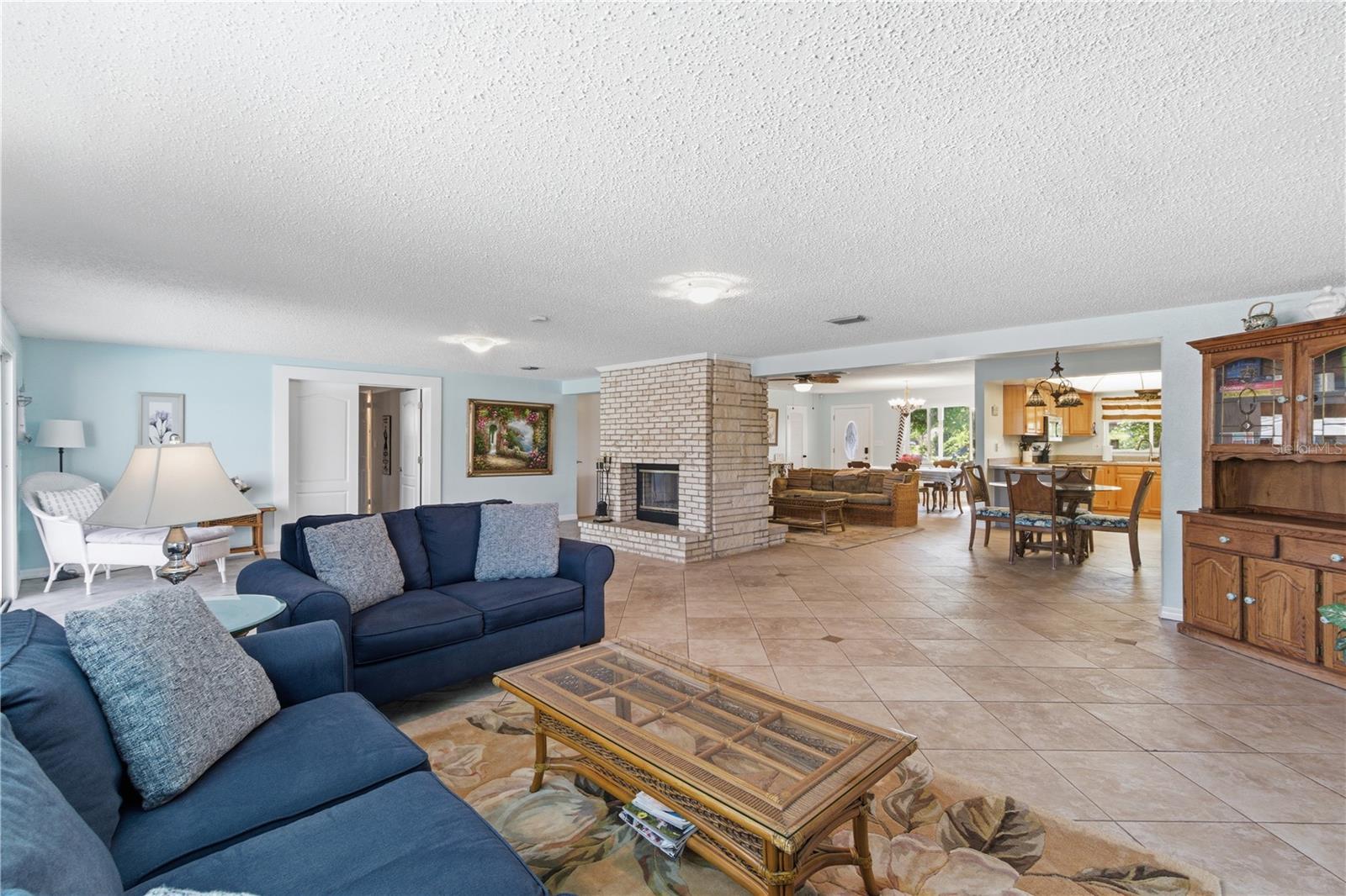 Image 22 of 75 For 1 Maplewood Avenue