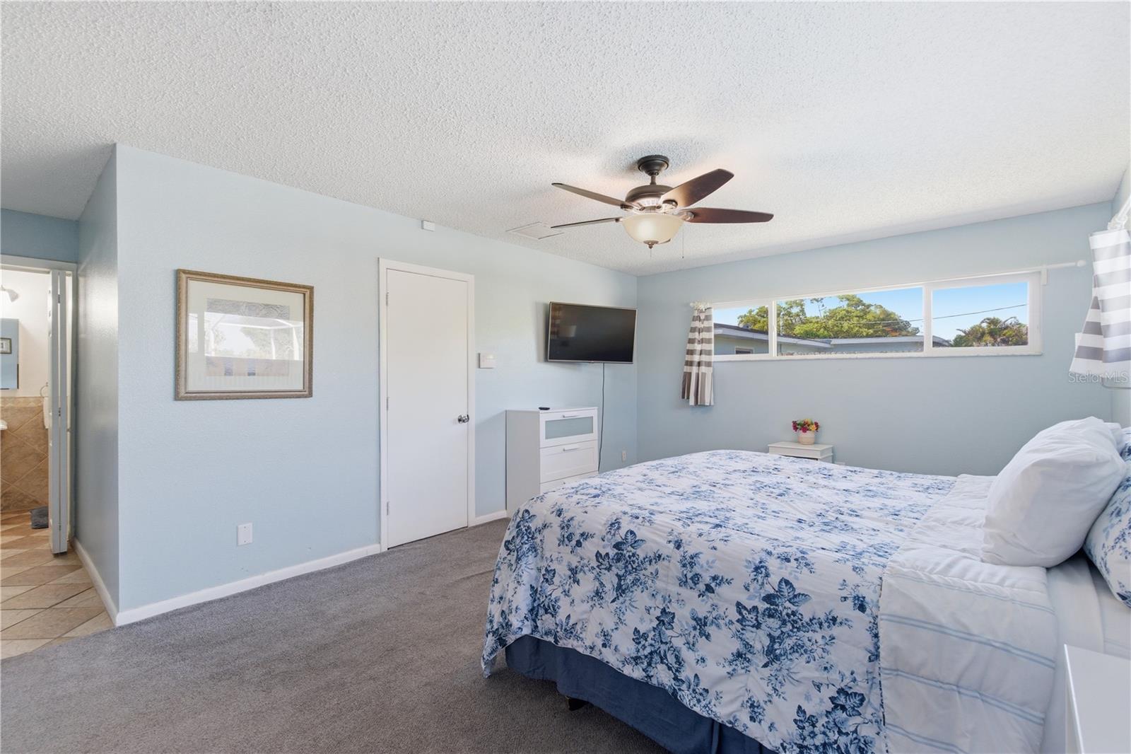 Image 31 of 75 For 1 Maplewood Avenue