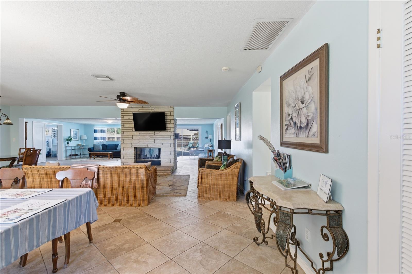 Image 5 of 75 For 1 Maplewood Avenue