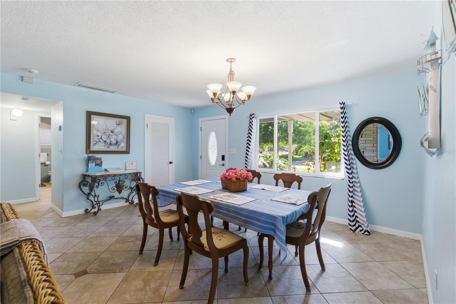 Image 9 of 75 For 1 Maplewood Avenue