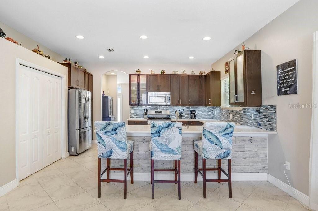 Image 9 of 41 For 6915 Monarch Park Drive