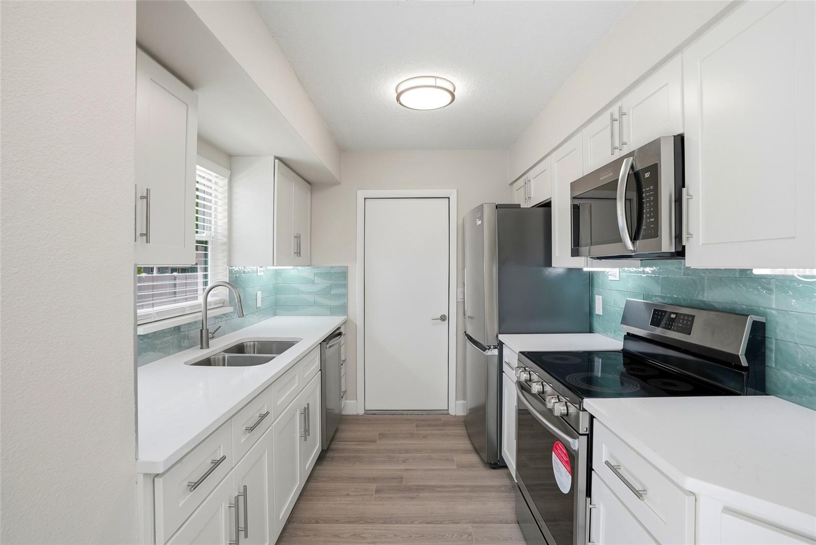 Image 12 of 39 For 1966 119th Street