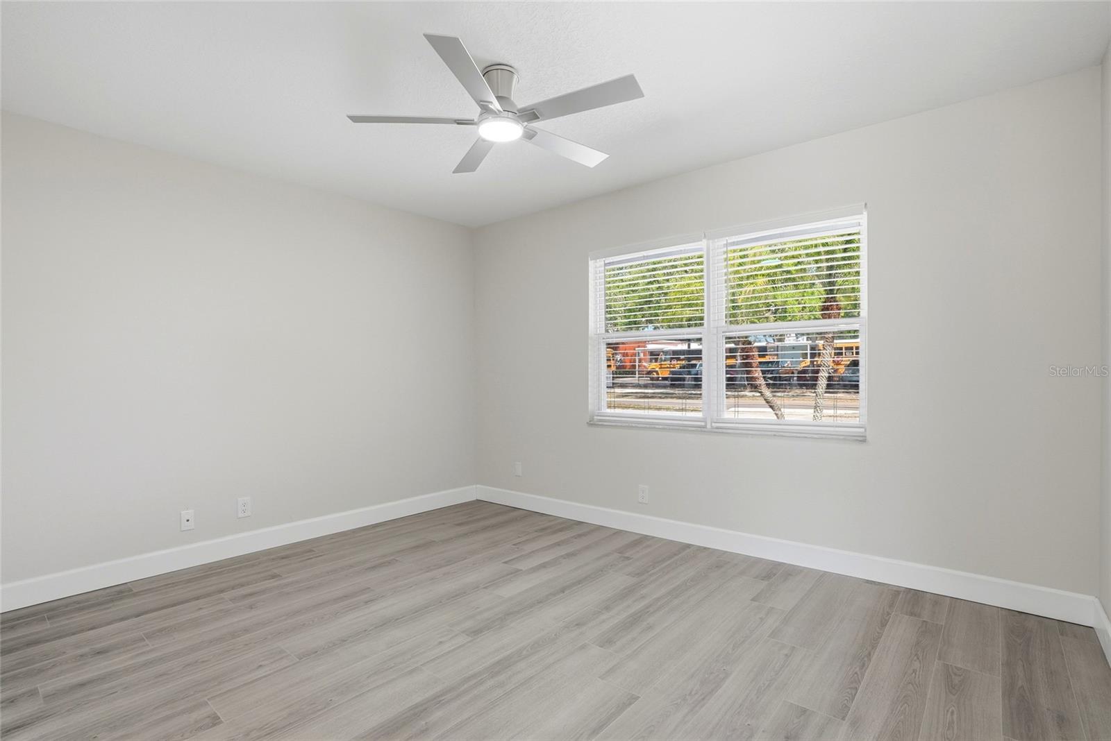 Image 14 of 39 For 1966 119th Street