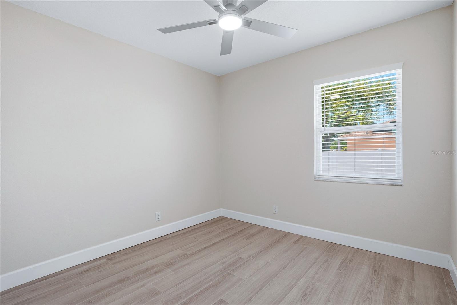 Image 22 of 39 For 1966 119th Street