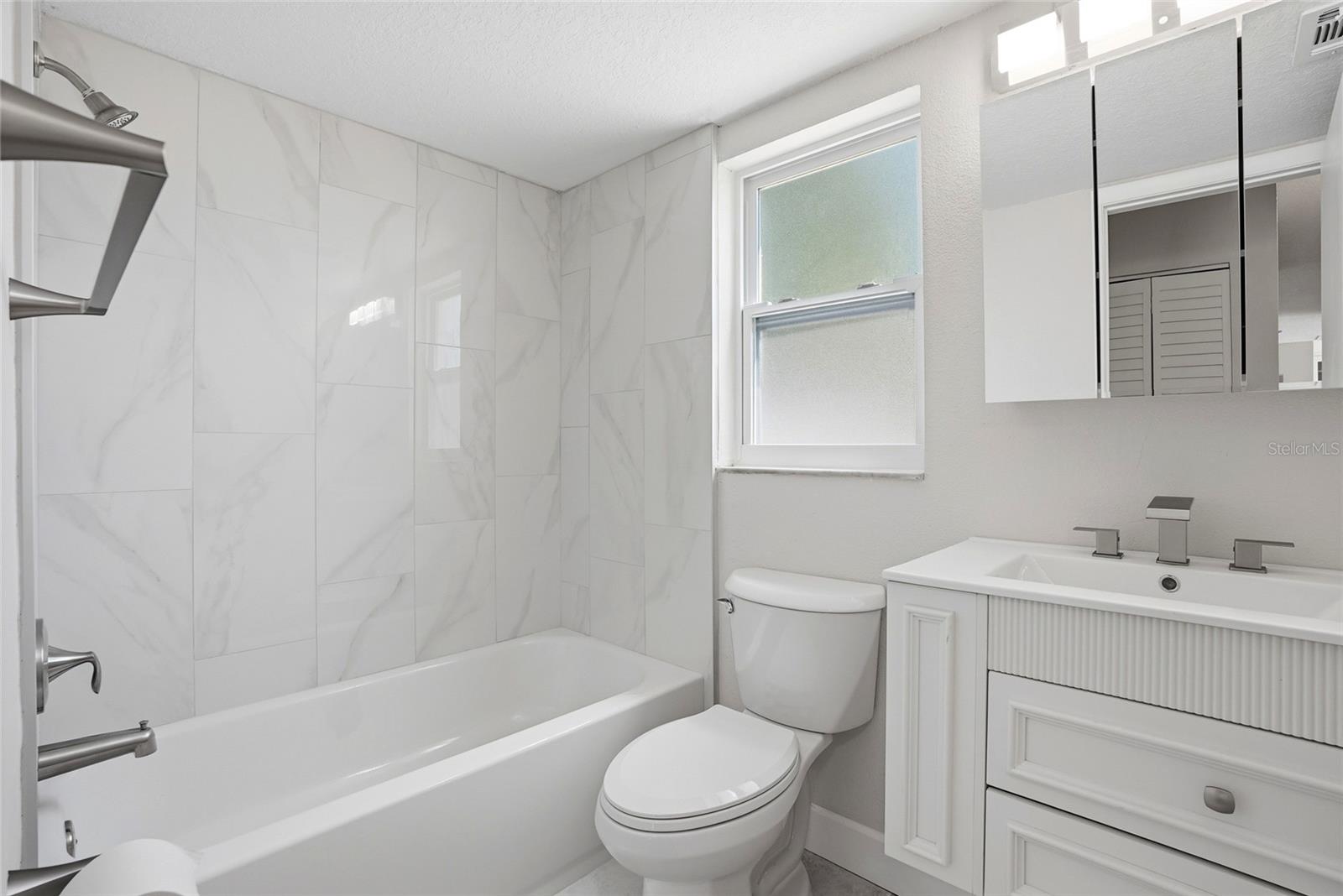 Image 23 of 39 For 1966 119th Street