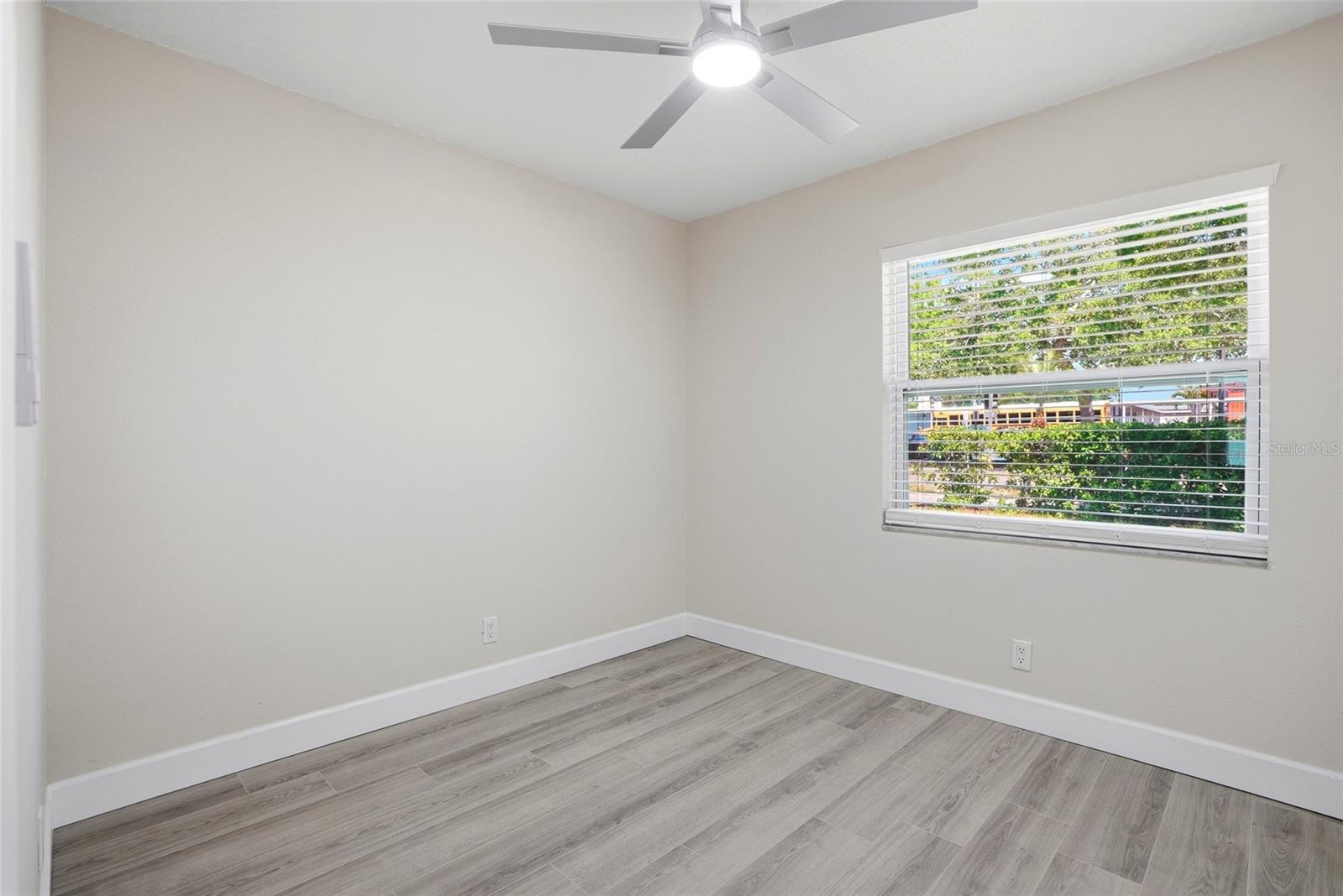 Image 24 of 39 For 1966 119th Street