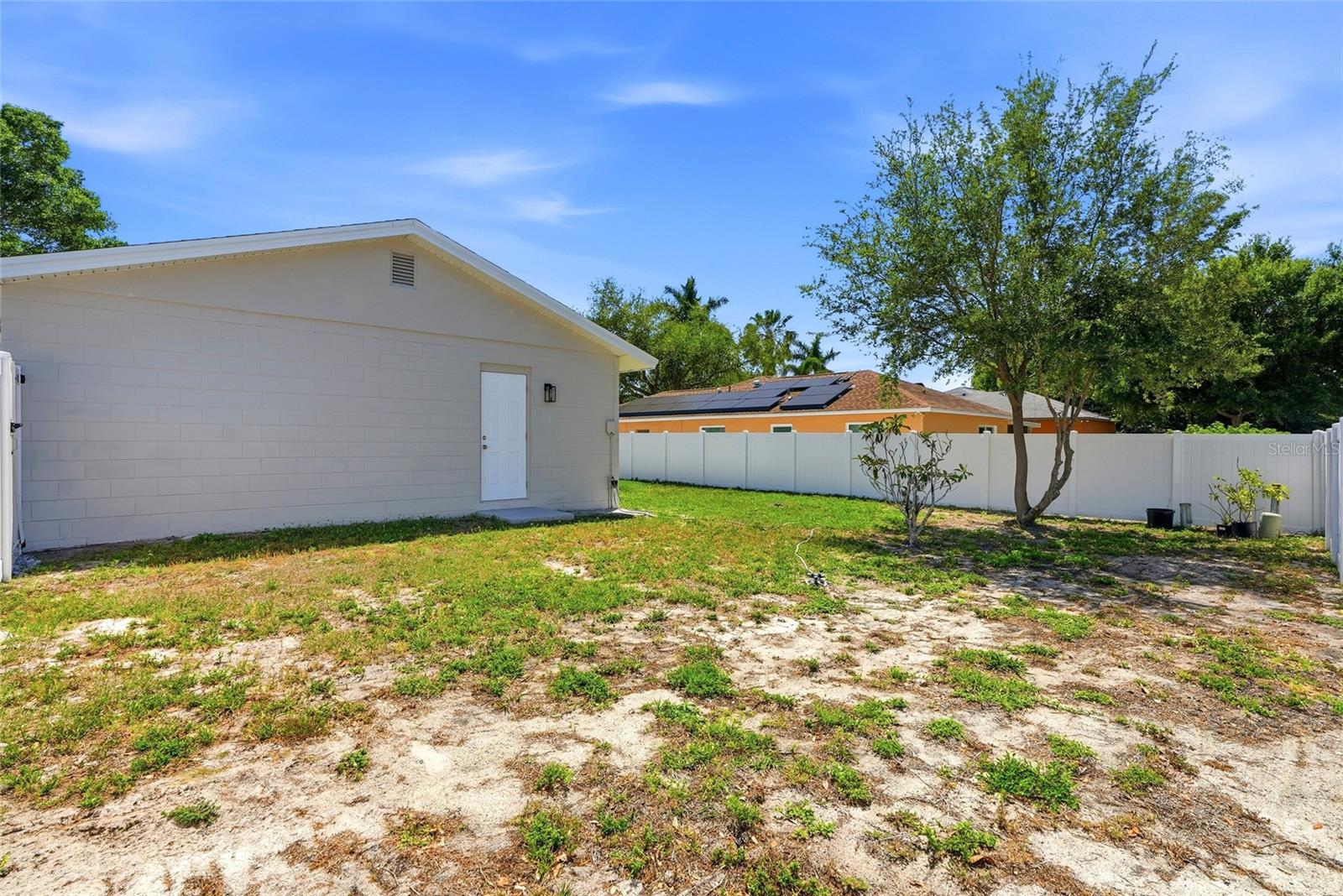 Image 28 of 39 For 1966 119th Street