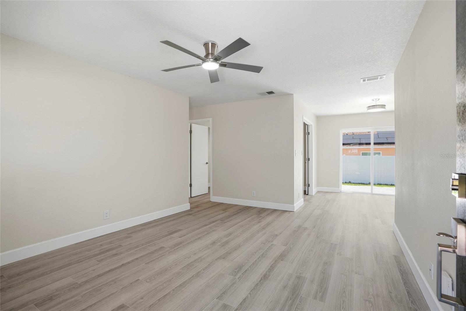 Image 4 of 39 For 1966 119th Street