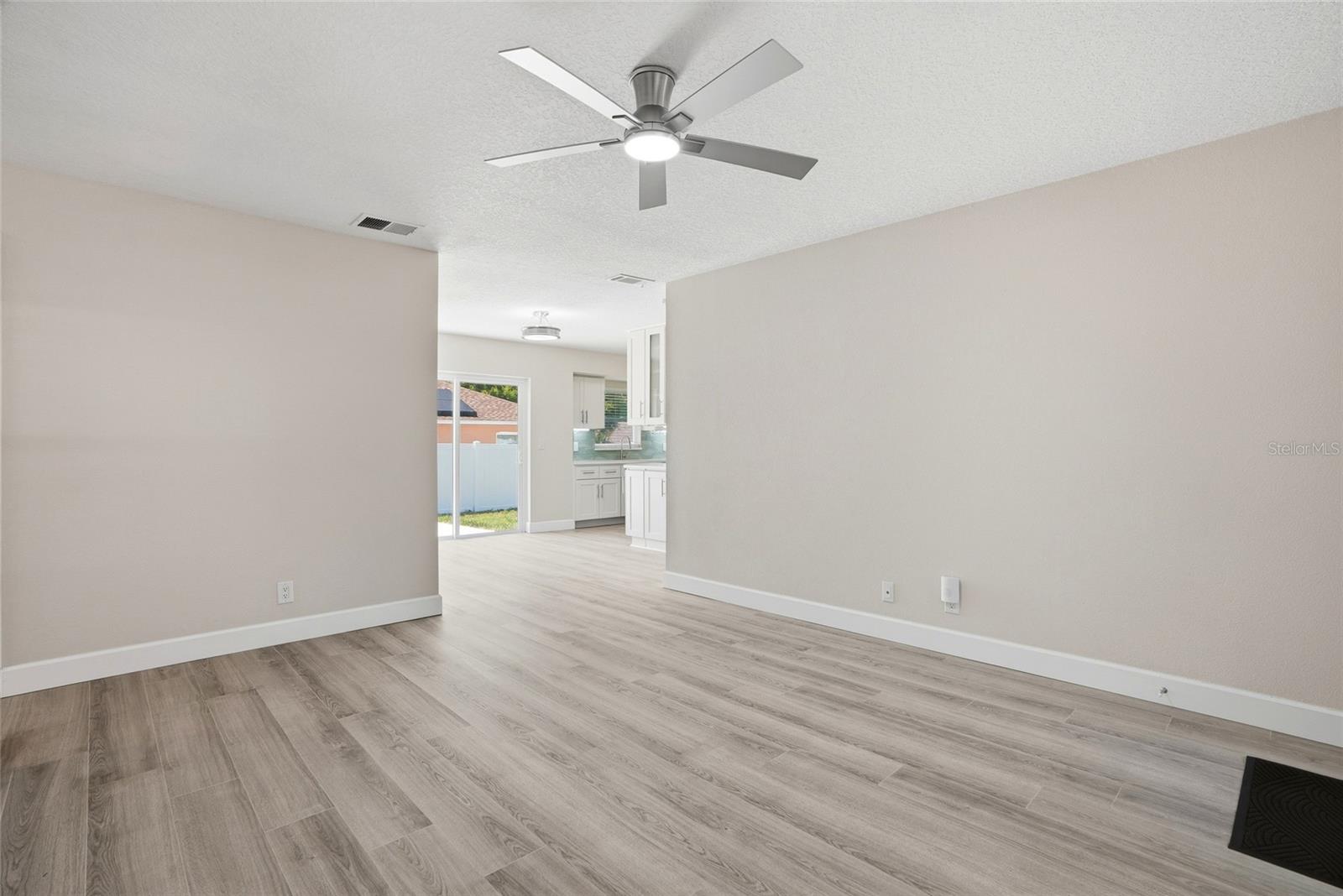 Image 5 of 39 For 1966 119th Street