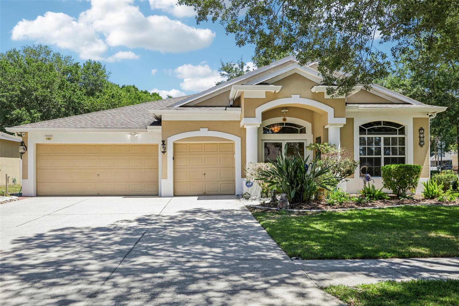 Details for 1901 Heartland Circle, VALRICO, FL 33594