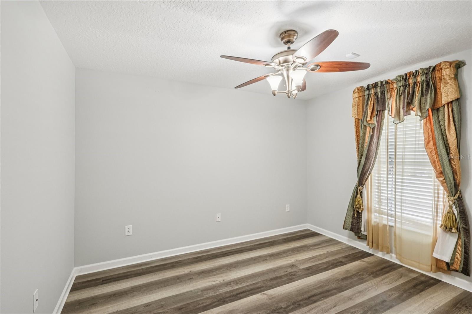 Image 21 of 56 For 1901 Heartland Circle