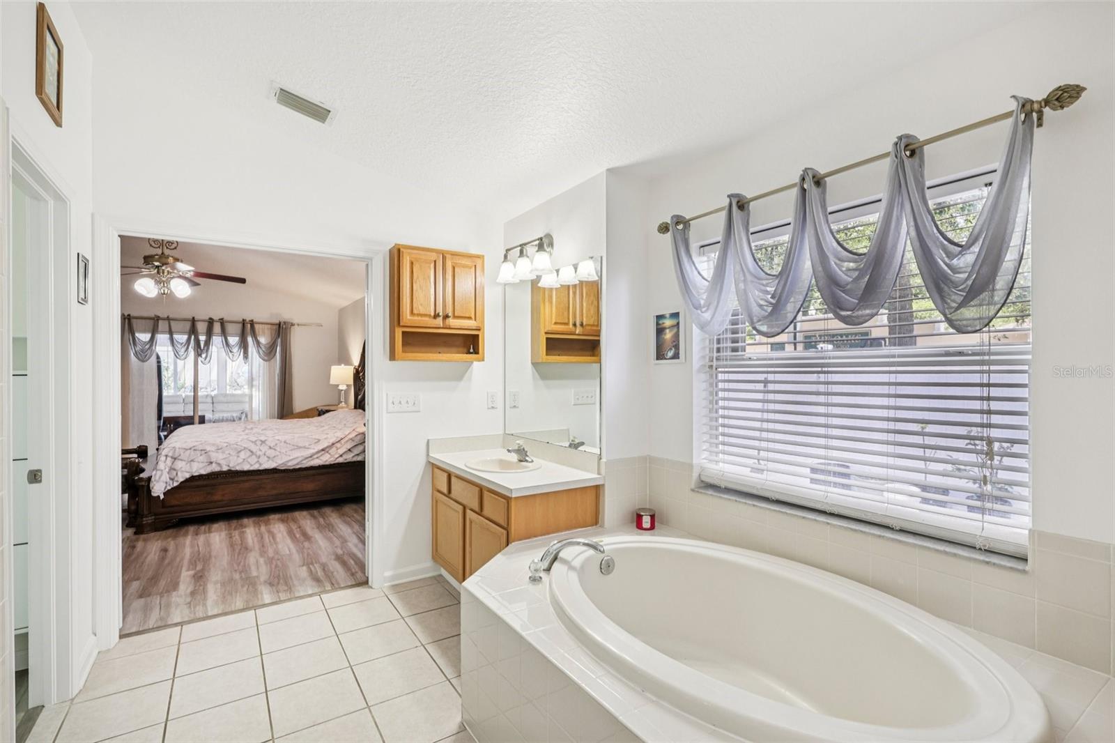 Image 31 of 56 For 1901 Heartland Circle