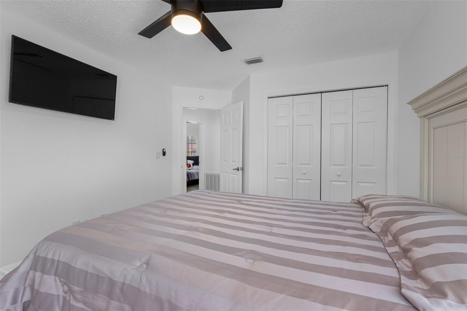 Image 31 of 57 For 12270 Padron Boulevard