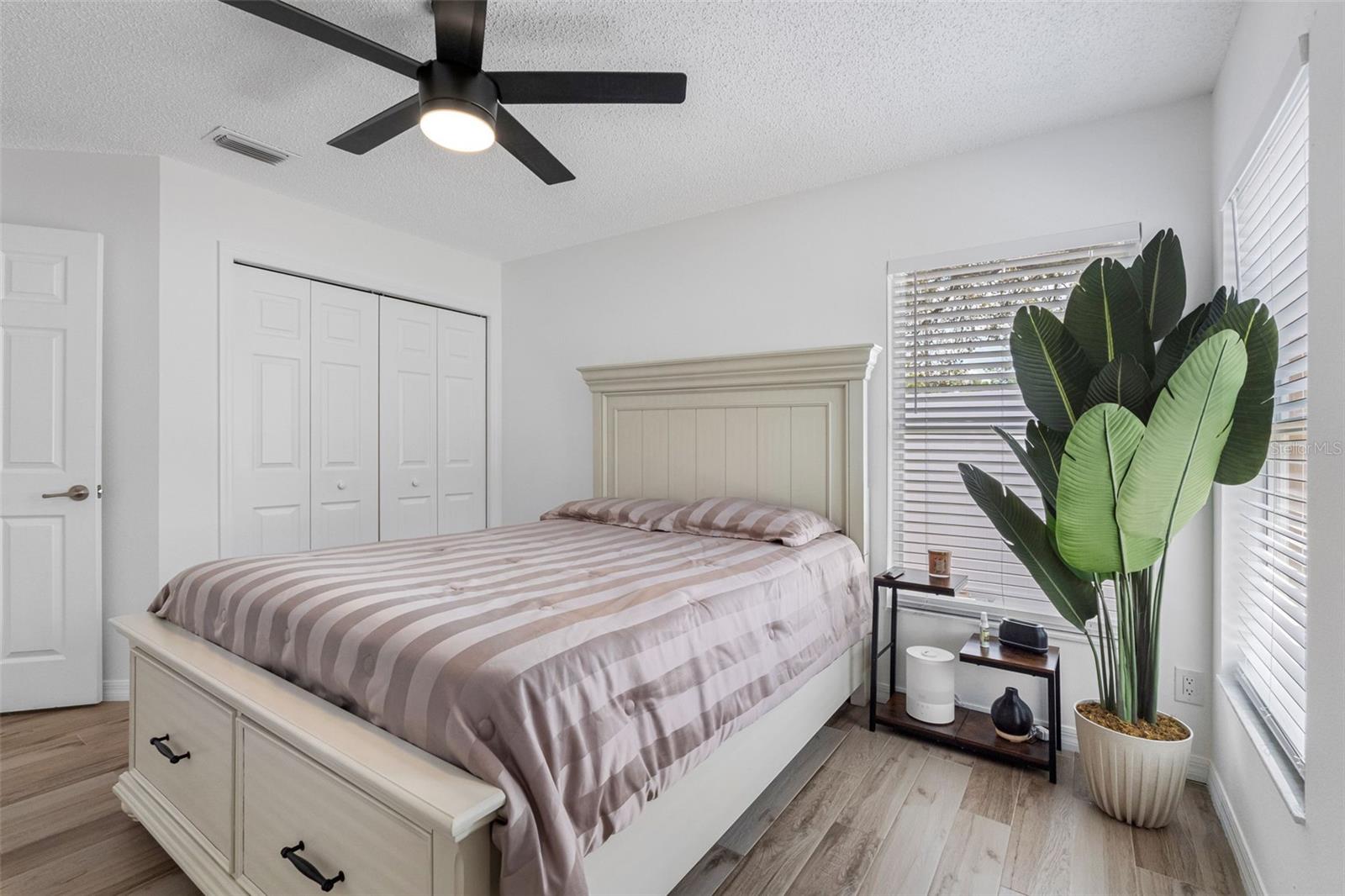 Image 32 of 57 For 12270 Padron Boulevard