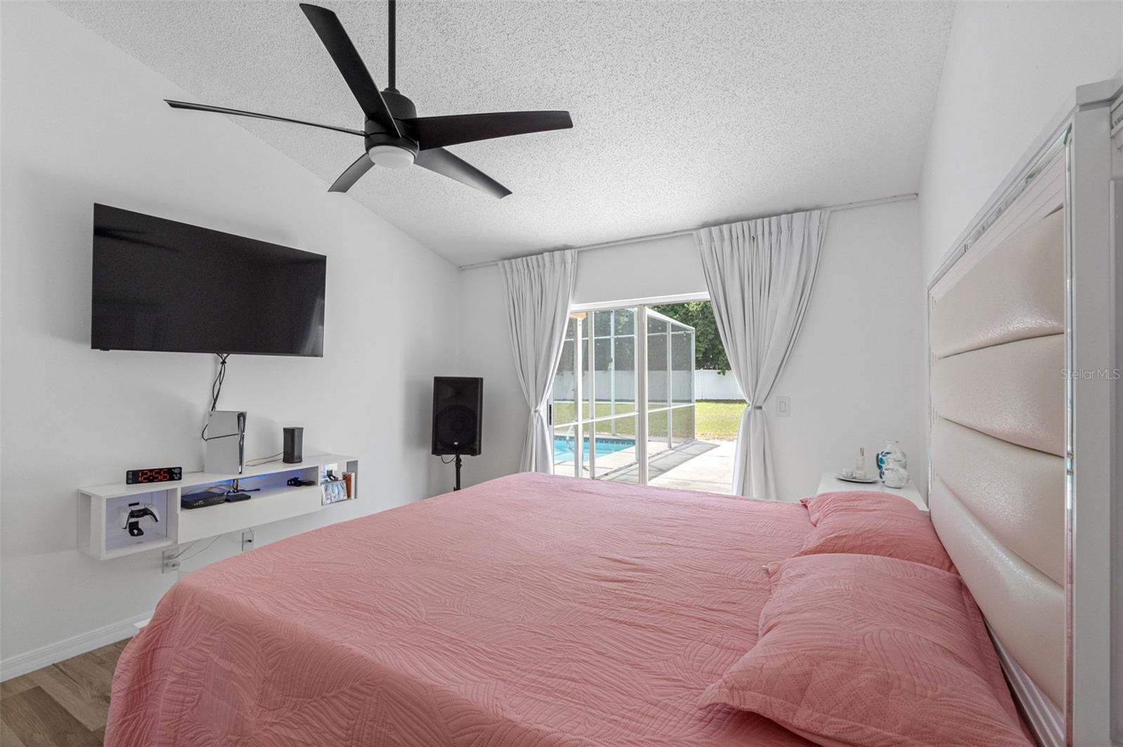 Image 37 of 57 For 12270 Padron Boulevard