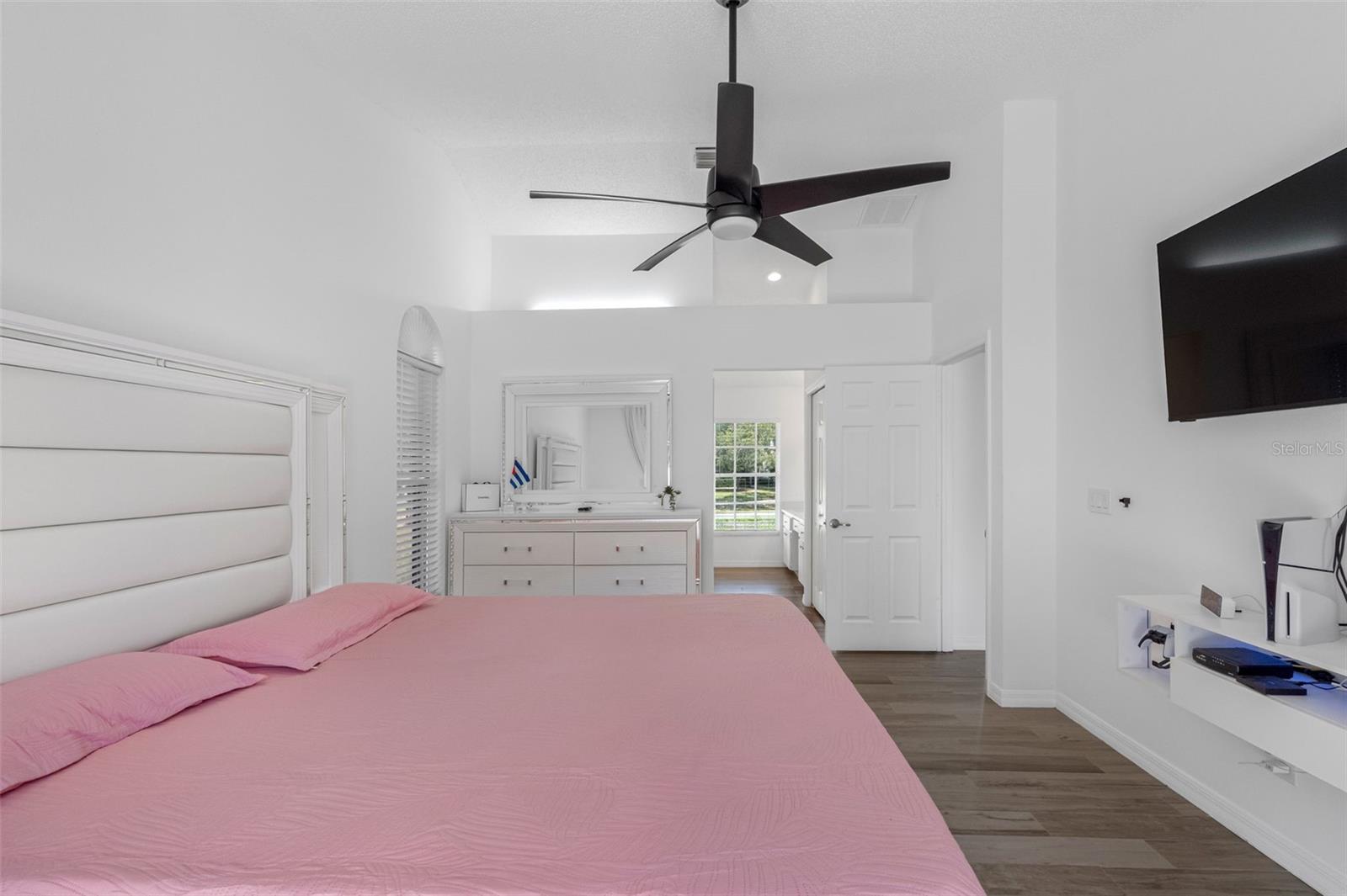 Image 38 of 57 For 12270 Padron Boulevard