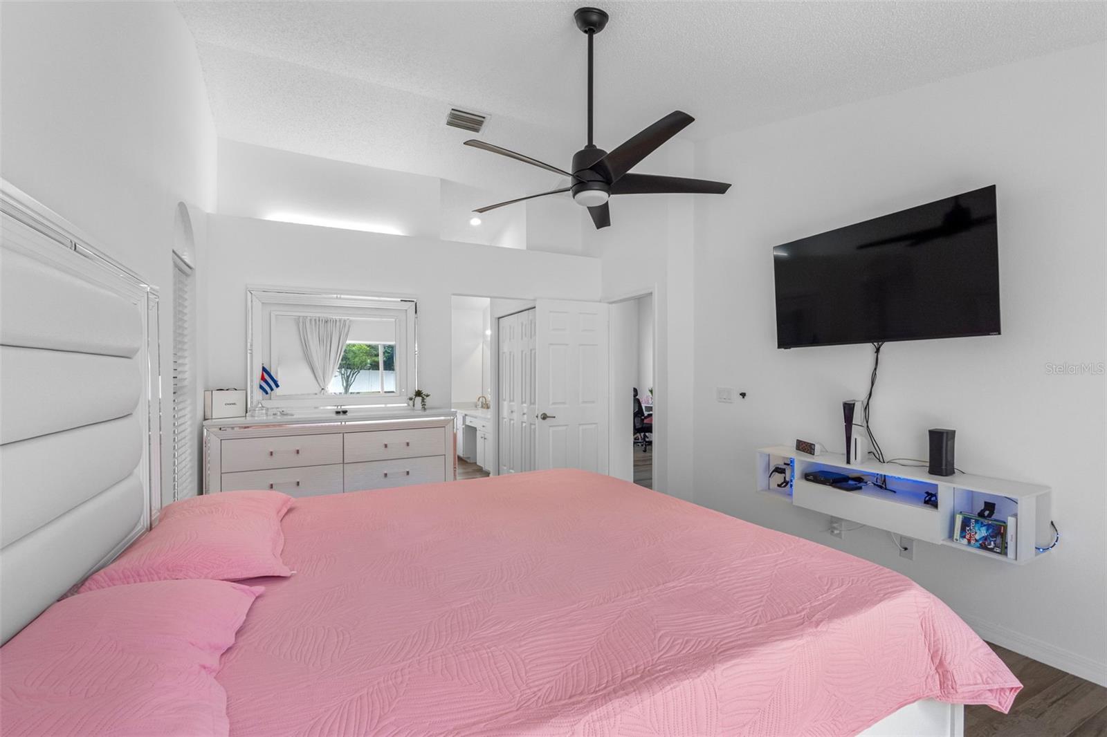 Image 39 of 57 For 12270 Padron Boulevard