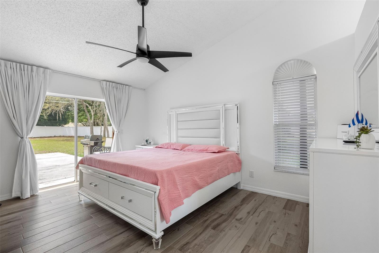 Image 40 of 57 For 12270 Padron Boulevard