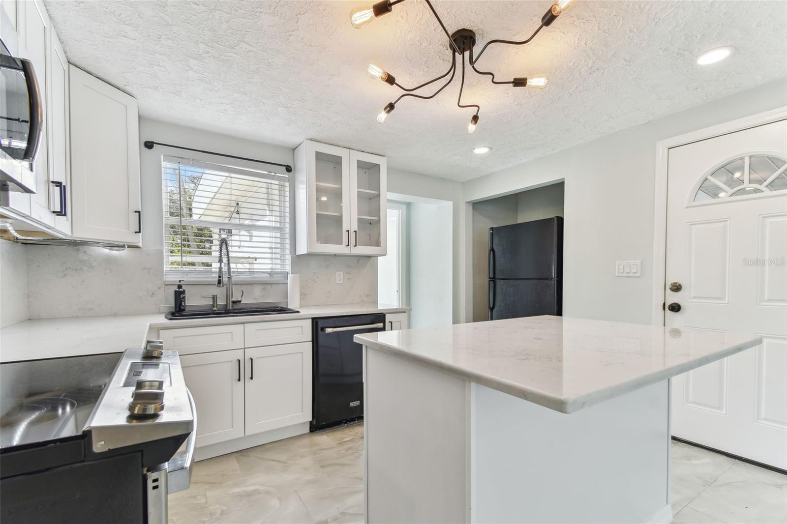 Image 10 of 66 For 4814 Highland Avenue