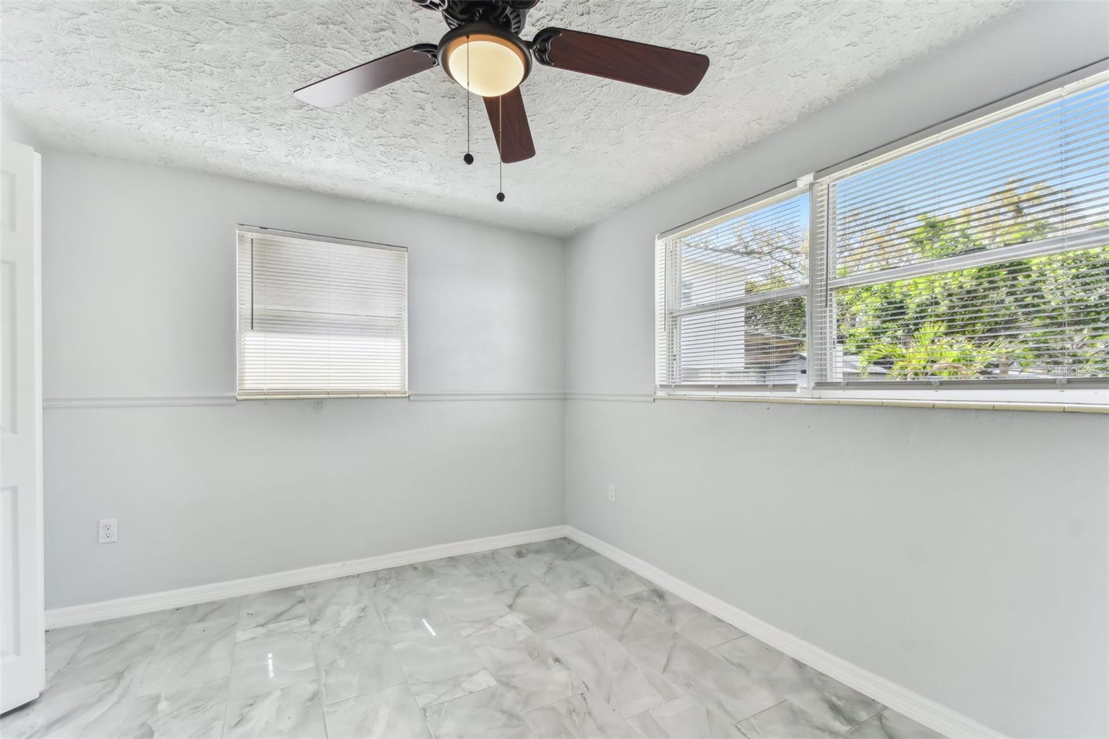 Image 21 of 66 For 4814 Highland Avenue