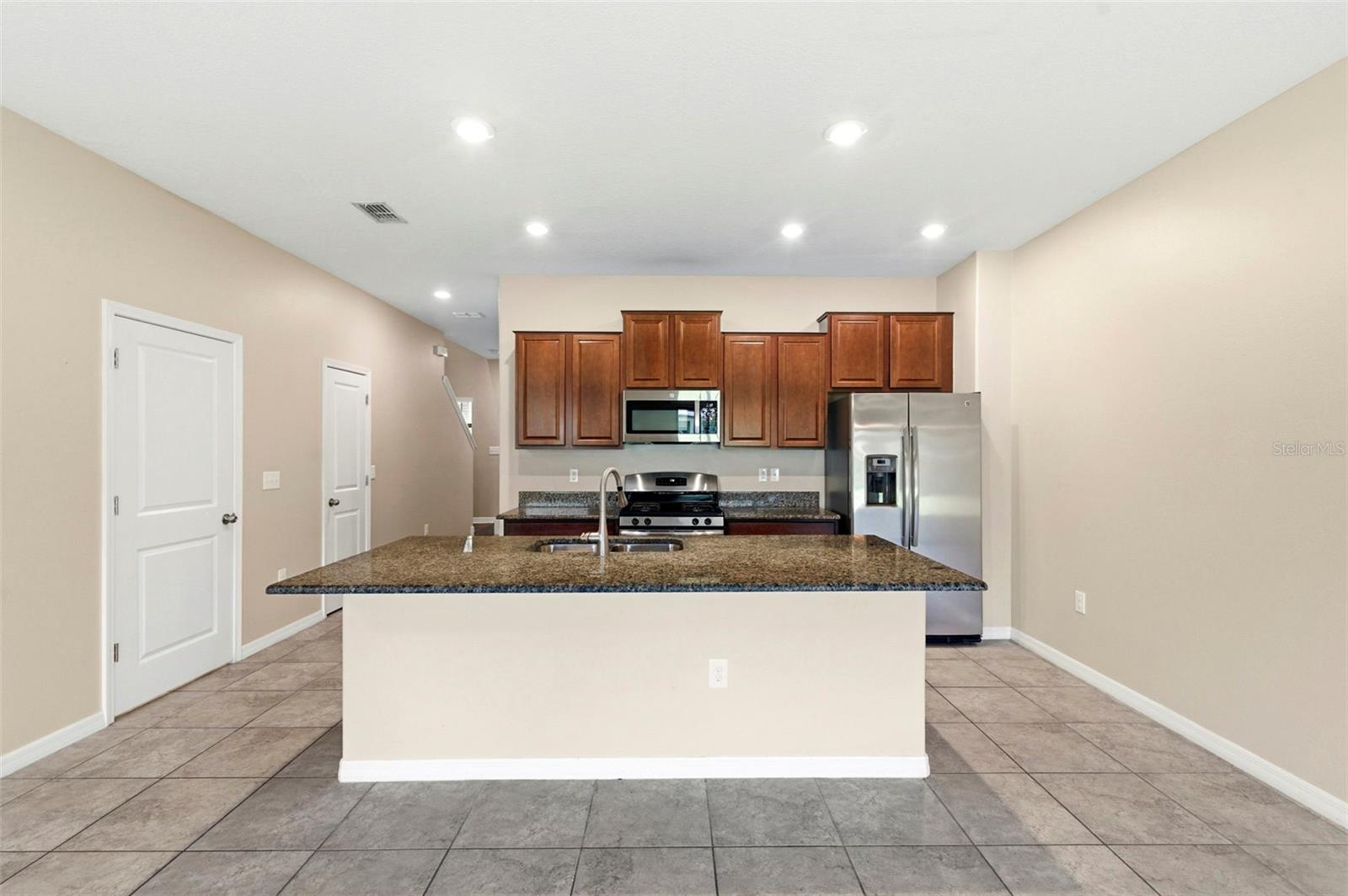 Image 18 of 65 For 16948 Storyline Dr