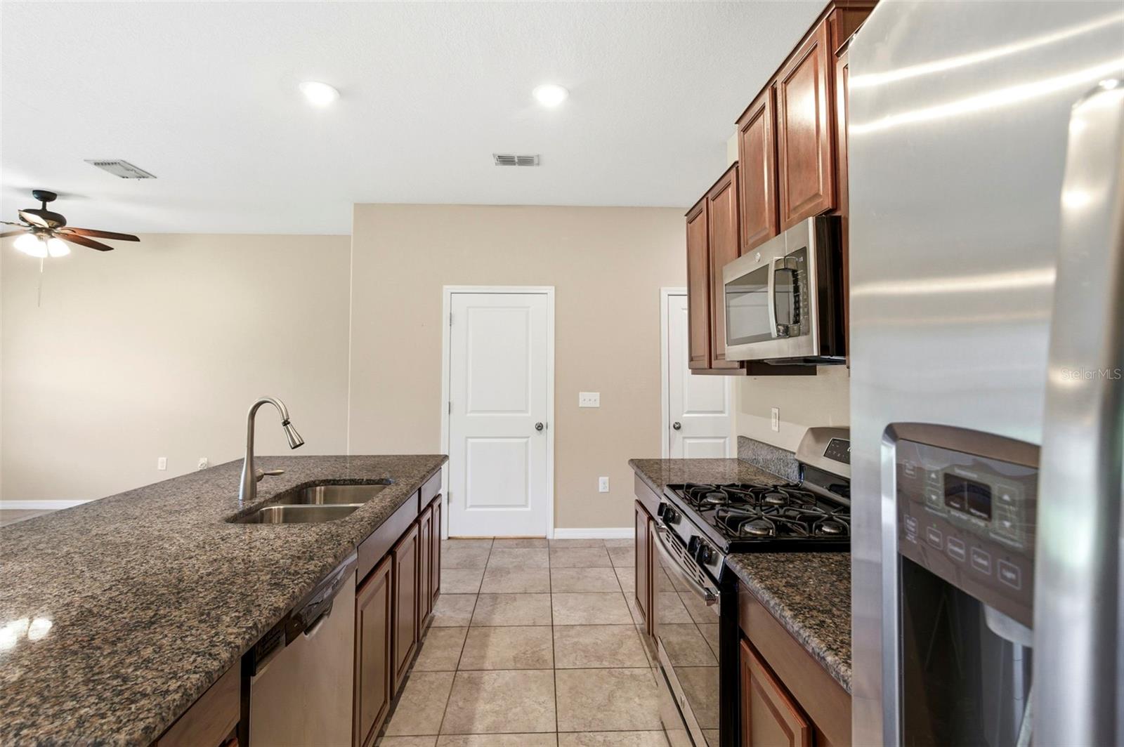 Image 20 of 65 For 16948 Storyline Dr