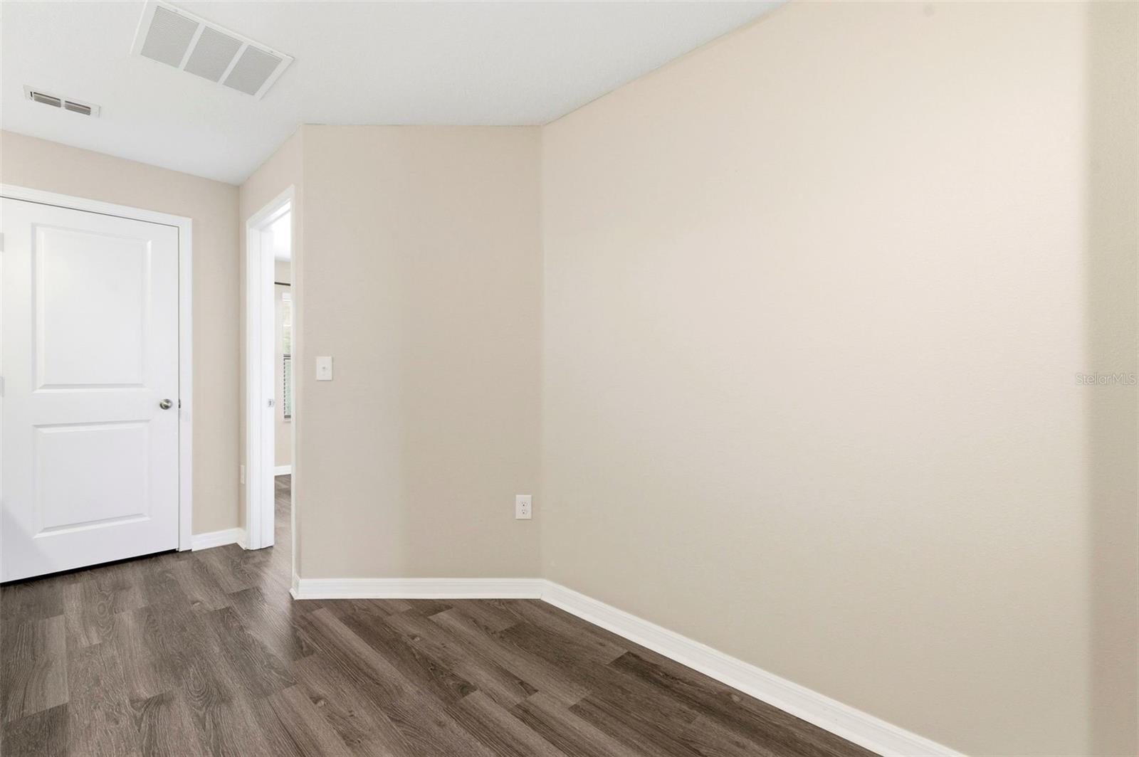 Image 27 of 65 For 16948 Storyline Dr